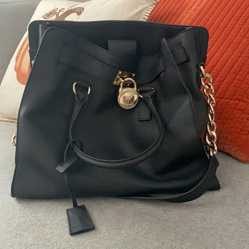 Black Michael kors bag in perfect condition